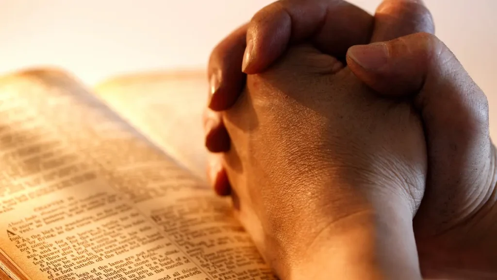 Como interceder em oração por outra pessoa