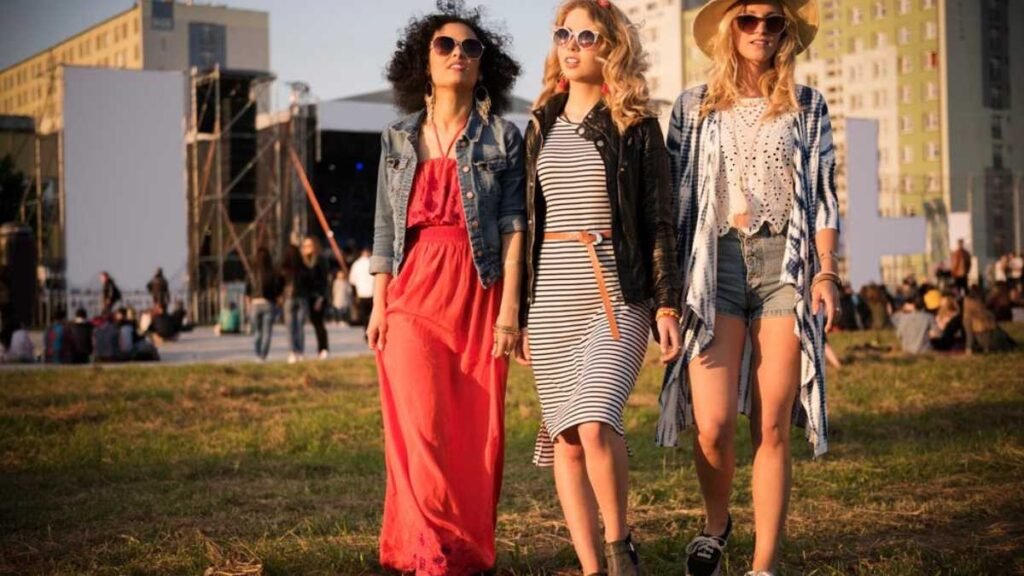 Como criar looks para festivais com conforto e estilo