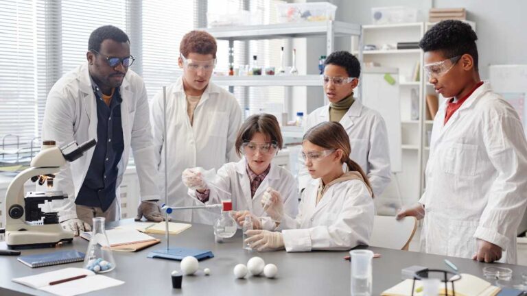 Dicas para planejar aulas inovadoras que engajam os alunos