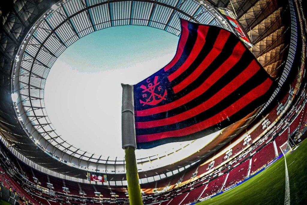 Flamengo busca volante para 2025 e aprova novos contratos de patrocínio