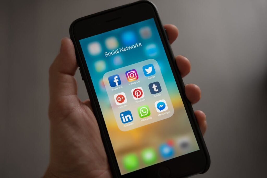 Como Divulgar Meu Trabalho nas Redes Sociais: Guia Prático para Alavancar Sua Presença Online Como Divulgar Meu Trabalho nas Redes Sociais: Guia Prático para Alavancar Sua Presença Online