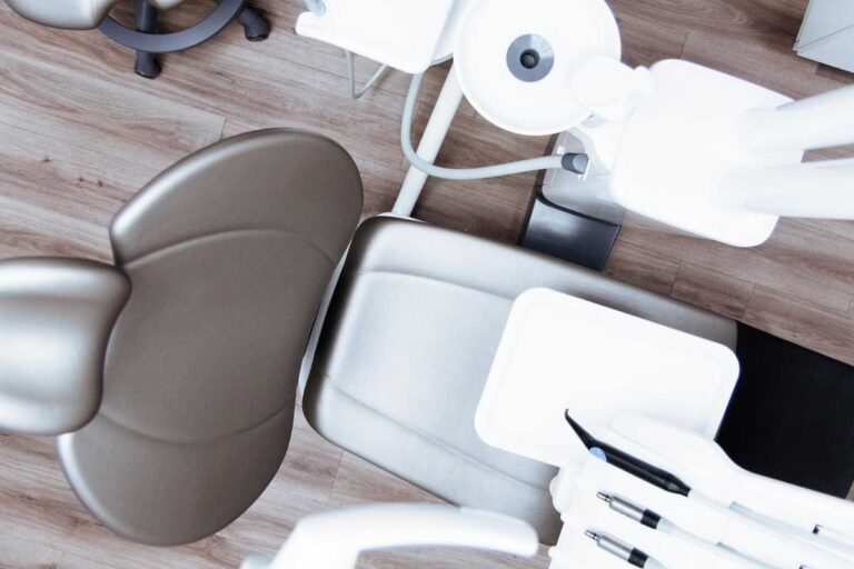 Dentista em Porto Alegre: como identificar profissionais especializados para diferentes necessidades odontológicas